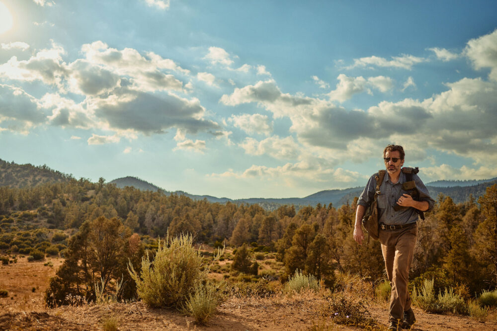 Los Angeles commercial advertising photographer at a brand photoshoot, Innovative commercial advertising photography in LA, Professional commercial photographer capturing a product ad in Los Angeles, Creative shoot by a Los Angeles advertising photographer, High-end commercial campaign shoot in Los Angeles, Engaging commercial visuals by an advertising photographer in LA, Commercial advertising photographer setting up a lifestyle shoot in Los Angeles, Dynamic commercial photography for advertising in the heart of LA, Commercial advertising photographer working on a fashion campaign in Los Angeles, Vibrant and compelling commercial images shot in Los Angeles