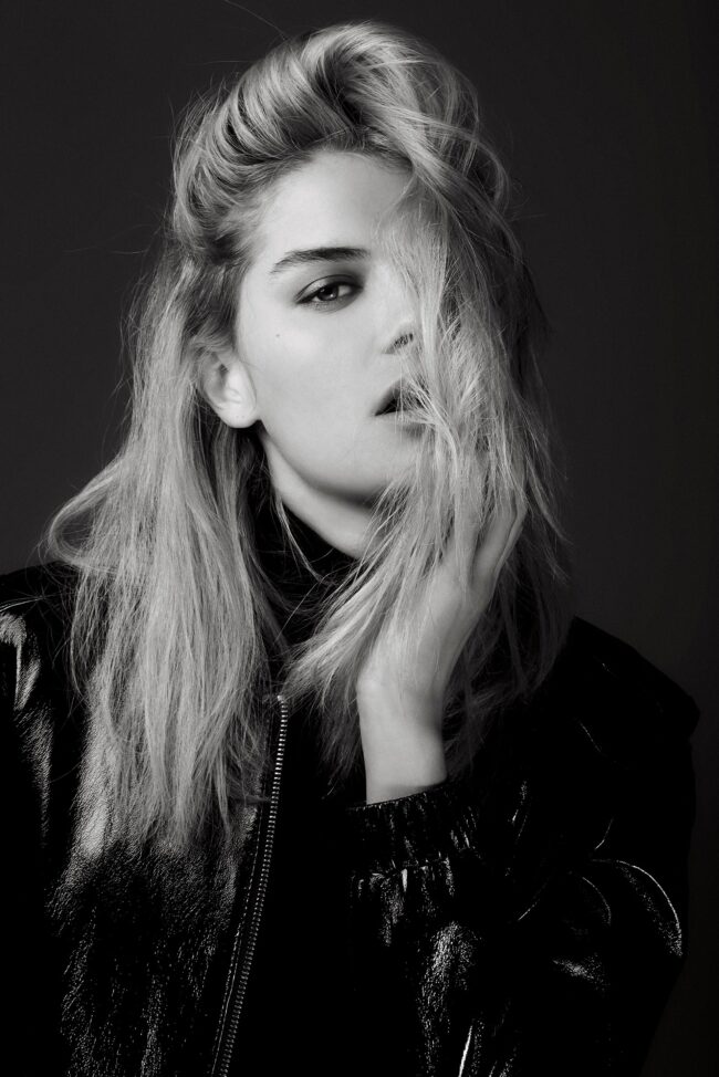 Chicago model photographer capturing a runway look, Professional model photoshoot with a renowned Chicago photographer, Fashion portfolio shoot by top Chicago model photographers, Up-and-coming model posing for a Chicago fashion photographer, Elegant and creative model photography in Chicago's urban landscape, High-fashion model shoot by a leading Chicago photographer, Chicago model photographers working on a stylish editorial, Fresh face model captured by a skilled Chicago fashion photographer, Model showcasing chic streetwear in a Chicago photography session, Bold and dynamic model portfolio images by Chicago photographers