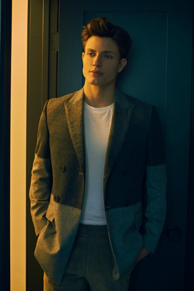 NYC fashion photographer conducting a professional photoshoot, High-end fashion photography by a New York City photographer, Specialized fashion photographer working in NYC, Professional fashion photography session in NYC, Expert fashion photographer capturing stylish apparel in New York, Tailored fashion photography solutions offered in NYC, Fashion photoshoot by a skilled photographer in New York City, Comprehensive fashion photographer services in NYC, Capturing contemporary fashion trends by a photographer in New York, Fashion industry-focused photography services in New York City