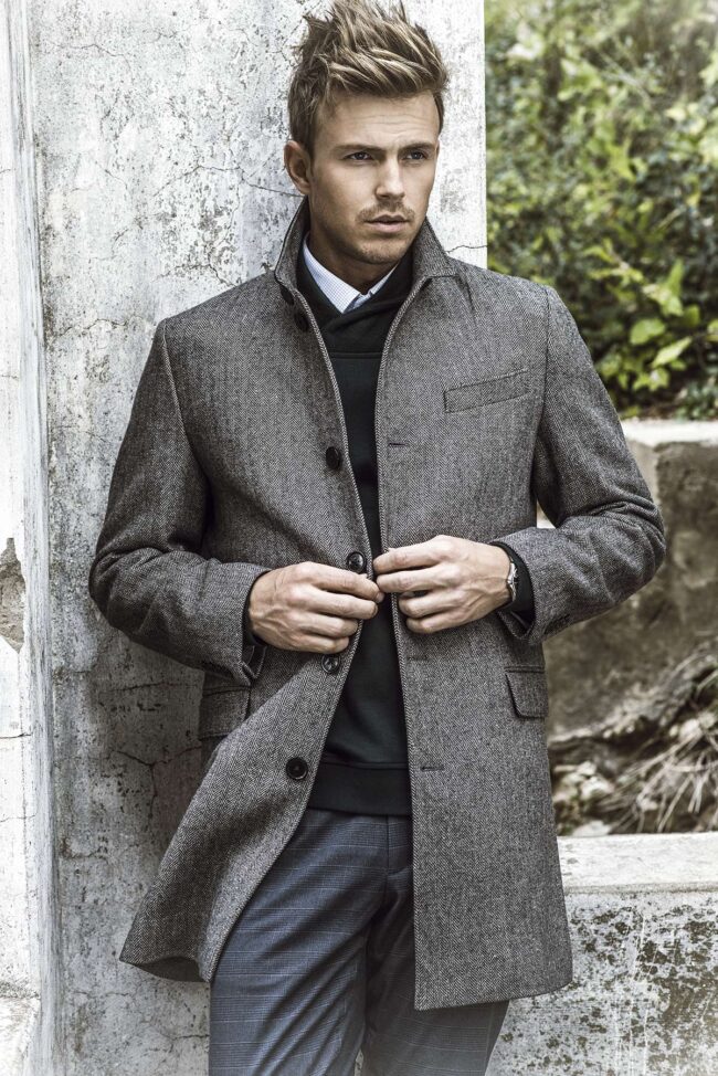 Aspiring model reading a guide on 'how to become a model', Photo session for a modeling portfolio, a step in learning how to become a model, New face at a modeling agency, following tips on how to become a model, Fashion shoot, part of the process in how to become a model, Model in training practicing runway walk, essential for how to become a model, Behind-the-scenes look at a model's preparation, key to becoming a model, Aspiring model attending a casting call, a step towards becoming a model, Fitness regime for models, an aspect of how to become a model, Portfolio review, a crucial phase in how to become a model, Model receiving coaching on posing techniques, important for aspiring models