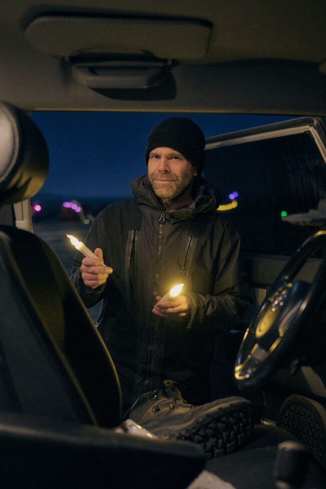 Los Angeles lifestyle photographer capturing a beachside moment, Candid shot by a lifestyle photographer in downtown LA, Vibrant Los Angeles lifestyle photography session in an urban setting, Lifestyle photographer in Los Angeles portraying a day in the city life, Authentic Los Angeles lifestyle photo capturing the city's dynamic culture, Sunset photoshoot with a Los Angeles lifestyle photographer, Stylish and contemporary lifestyle photography in Los Angeles, Los Angeles lifestyle photographer shooting at a trendy café, Capturing the laid-back vibe of LA with a lifestyle photographer, Los Angeles lifestyle photographer framing an outdoor adventure