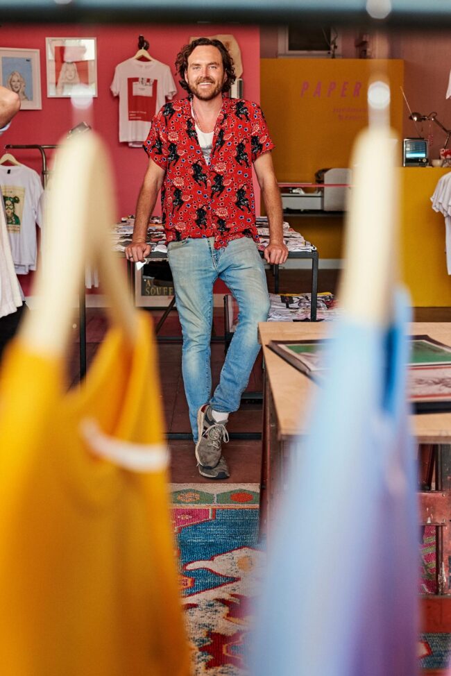 Los Angeles lifestyle photographer capturing a beachside moment, Candid shot by a lifestyle photographer in downtown LA, Vibrant Los Angeles lifestyle photography session in an urban setting, Lifestyle photographer in Los Angeles portraying a day in the city life, Authentic Los Angeles lifestyle photo capturing the city's dynamic culture, Sunset photoshoot with a Los Angeles lifestyle photographer, Stylish and contemporary lifestyle photography in Los Angeles, Los Angeles lifestyle photographer shooting at a trendy café, Capturing the laid-back vibe of LA with a lifestyle photographer, Los Angeles lifestyle photographer framing an outdoor adventure