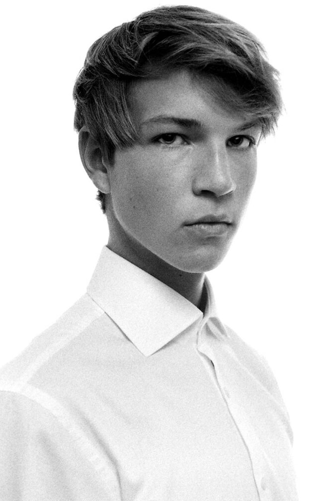 Model posing for a diverse modeling portfolio shoot, Professional photographer crafting a high-quality modeling portfolio, Aspiring model showcasing range in a dynamic modeling portfolio, Creative session for a fashion modeling portfolio, Versatile looks captured in a professional modeling portfolio, Developing a striking modeling portfolio for a new face in the industry, Tailored modeling portfolio shoot emphasizing individual style, Expressive and impactful images in a modeling portfolio, Building a comprehensive modeling portfolio for a rising talent, Artistic and bold photography for a standout modeling portfolio