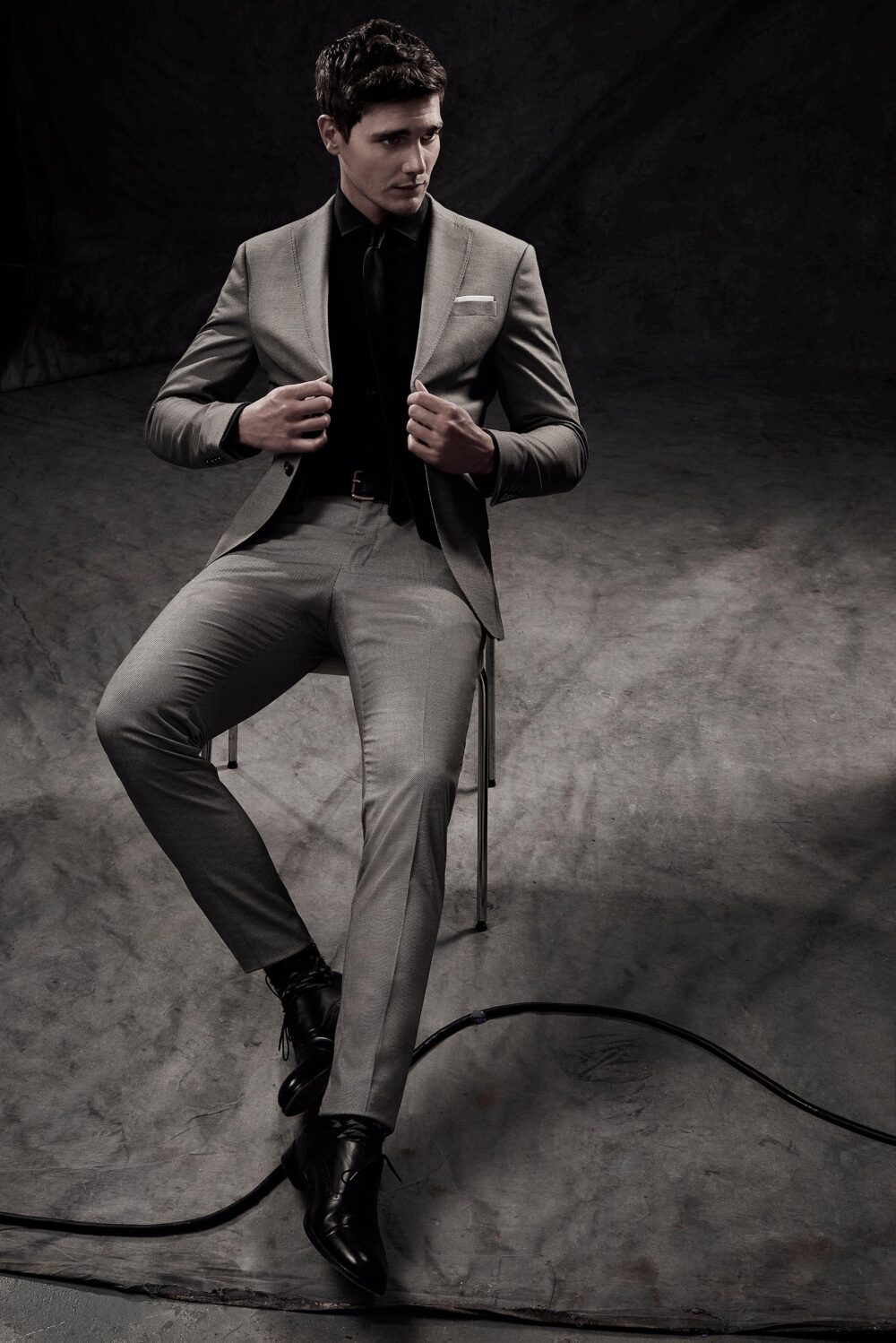 Model posing for a diverse modeling portfolio shoot, Professional photographer crafting a high-quality modeling portfolio, Aspiring model showcasing range in a dynamic modeling portfolio, Creative session for a fashion modeling portfolio, Versatile looks captured in a professional modeling portfolio, Developing a striking modeling portfolio for a new face in the industry, Tailored modeling portfolio shoot emphasizing individual style, Expressive and impactful images in a modeling portfolio, Building a comprehensive modeling portfolio for a rising talent, Artistic and bold photography for a standout modeling portfolio