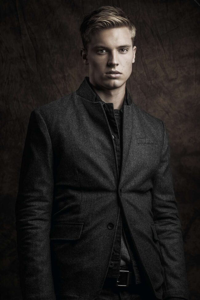 Model posing for a diverse modeling portfolio shoot, Professional photographer crafting a high-quality modeling portfolio, Aspiring model showcasing range in a dynamic modeling portfolio, Creative session for a fashion modeling portfolio, Versatile looks captured in a professional modeling portfolio, Developing a striking modeling portfolio for a new face in the industry, Tailored modeling portfolio shoot emphasizing individual style, Expressive and impactful images in a modeling portfolio, Building a comprehensive modeling portfolio for a rising talent, Artistic and bold photography for a standout modeling portfolio