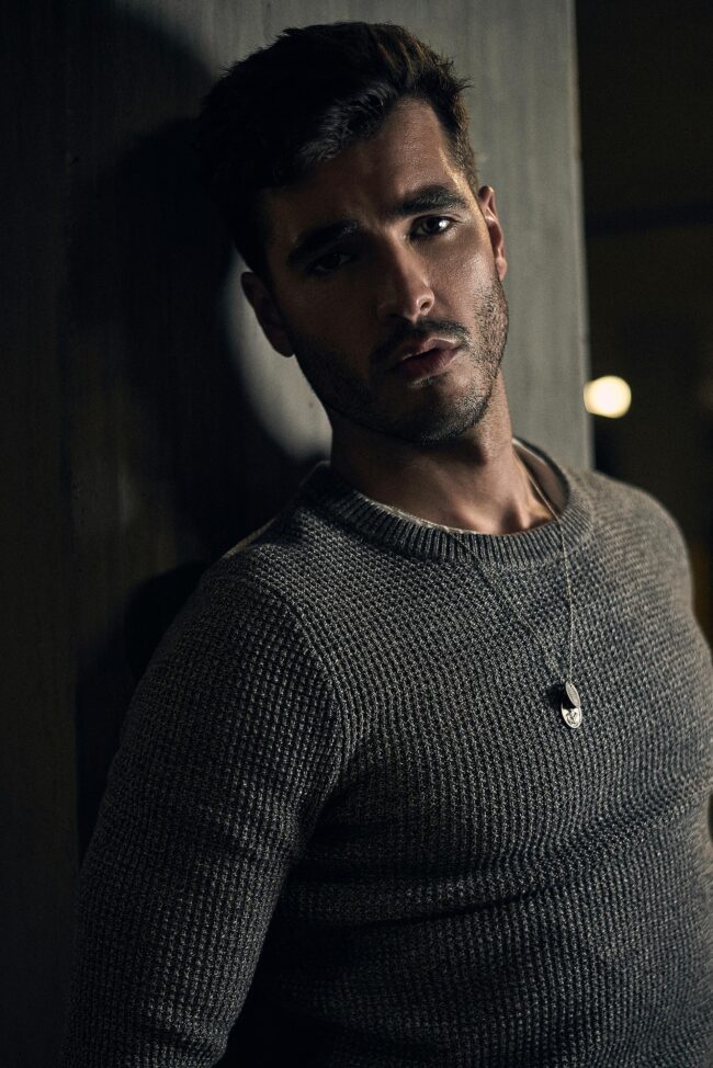 Model posing for a diverse modeling portfolio shoot, Professional photographer crafting a high-quality modeling portfolio, Aspiring model showcasing range in a dynamic modeling portfolio, Creative session for a fashion modeling portfolio, Versatile looks captured in a professional modeling portfolio, Developing a striking modeling portfolio for a new face in the industry, Tailored modeling portfolio shoot emphasizing individual style, Expressive and impactful images in a modeling portfolio, Building a comprehensive modeling portfolio for a rising talent, Artistic and bold photography for a standout modeling portfolio