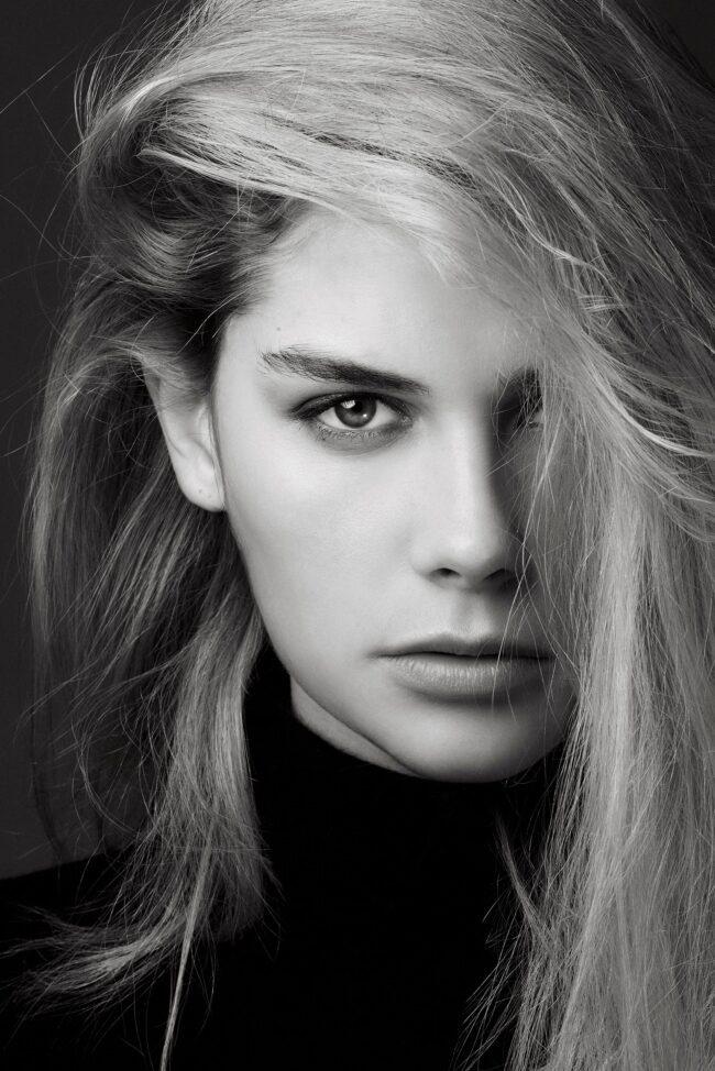 Model posing for a diverse modeling portfolio shoot, Professional photographer crafting a high-quality modeling portfolio, Aspiring model showcasing range in a dynamic modeling portfolio, Creative session for a fashion modeling portfolio, Versatile looks captured in a professional modeling portfolio, Developing a striking modeling portfolio for a new face in the industry, Tailored modeling portfolio shoot emphasizing individual style, Expressive and impactful images in a modeling portfolio, Building a comprehensive modeling portfolio for a rising talent, Artistic and bold photography for a standout modeling portfolio