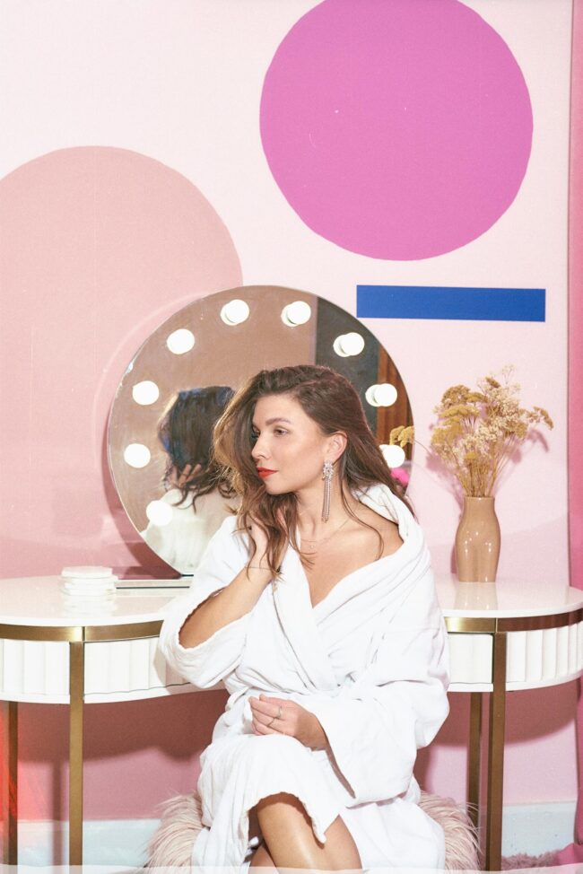 Professional pharmaceutical photography in a Los Angeles lab, Close-up of medication captured through pharmaceutical photography in Los Angeles, High-tech pharmaceutical photography showcasing medical advancements in LA, Detailed product shot by a Los Angeles pharmaceutical photographer, Pharmaceutical photography in Los Angeles depicting modern healthcare solutions, Precision-driven pharmaceutical photography in a Los Angeles facility, Los Angeles photographer capturing the essence of pharmaceutical research, Innovative pharmaceutical products photographed in a Los Angeles studio, Clean and crisp pharmaceutical photography in a Los Angeles lab setting, Pharmaceutical photography in Los Angeles focusing on industry breakthroughs